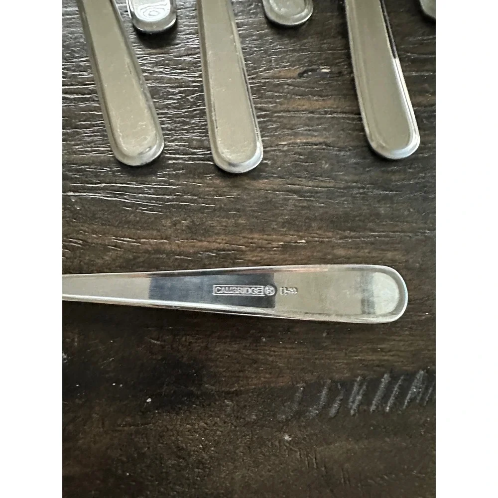 Cambridge Silversmiths Beacon Mirror Stainless Flatware Set 40 Piece serve/8